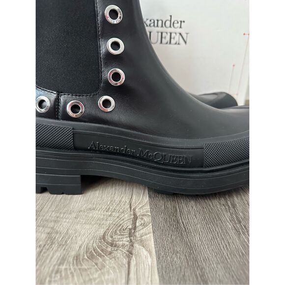 NWT Alexander McQueen Leather Grommet Eyelet Detailed Chelsea Boots Black Sz 45